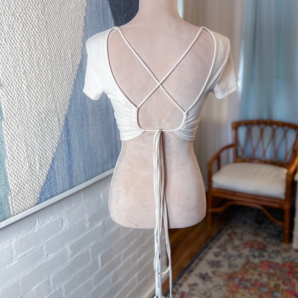 Skylar + Madison Ribbed Backless Tied Back Details